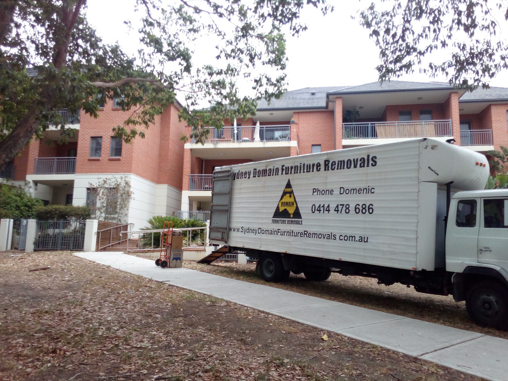 Sydney-Domain-Furniture-Removals