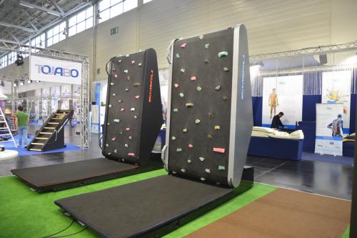 Indoor automatic climbing system - climbstation