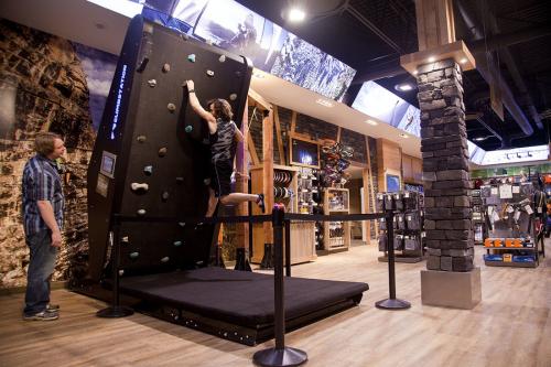 Indoor electric climbing wall climbstation uae