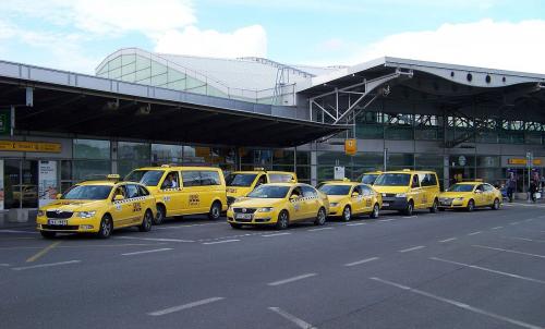 airport taxis uk