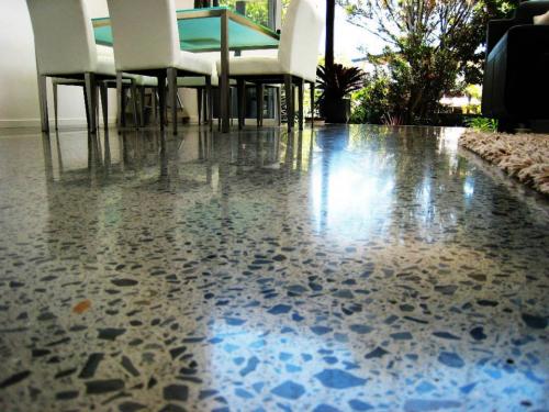 metallic-epoxy-floor-coating