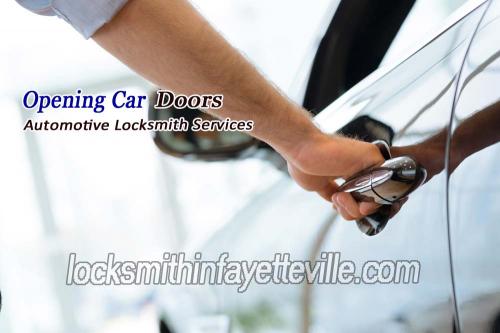 Fayetteville-locksmith-opening-car-doors