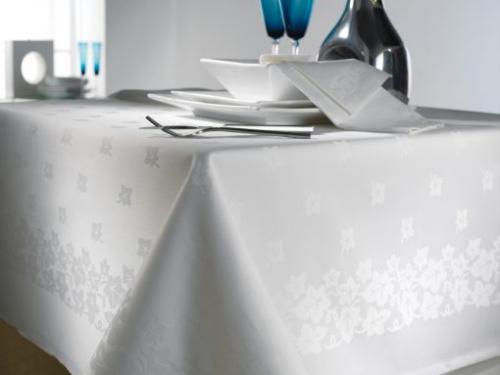 1.-DG-UK-Textiles-Ltd-Ivy-Leaf-XB-Table-Cloth-510x383