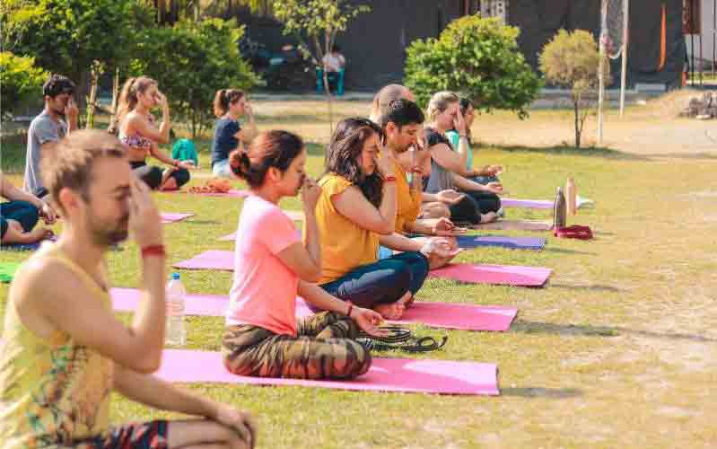 yoga-retreat-in-rishikesh-uttarakhand-india-hya