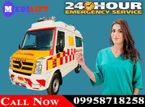 ICU Road Ambulance Services in Ranchi and Tatanagar with Medical Team 03