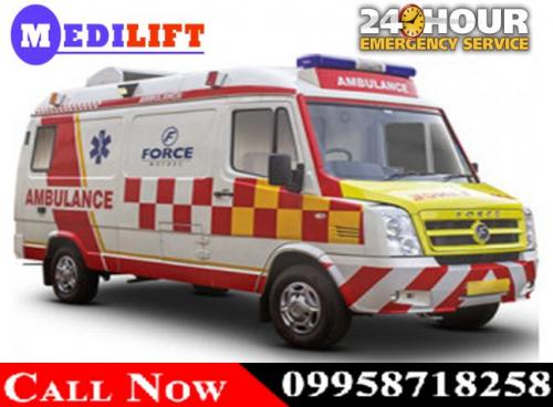 ICU Road Ambulance Services in Ranchi and Tatanagar with Medical Team 05