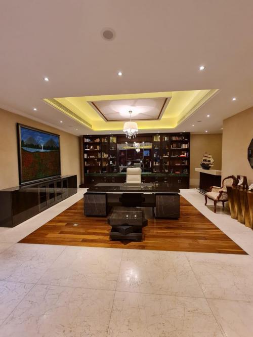 custom office furniture