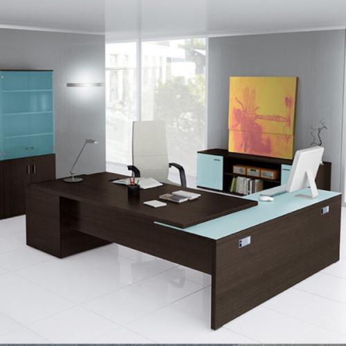 Chanel-Executive-table-600x600