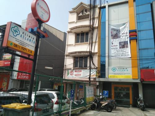 Halaman Depan Klinik Atlanta Jakarta