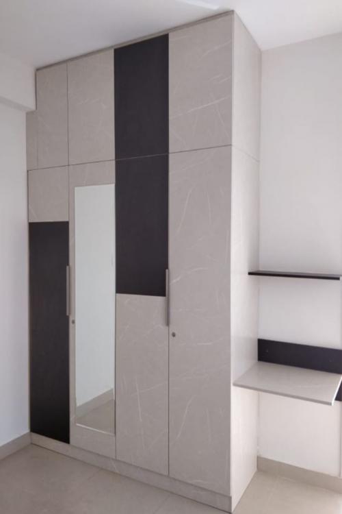 modern-wardrobe-design-with-mirror