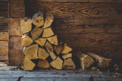 Qualities to Look For in Redgum Firewood for Sale