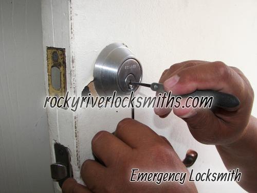 emergency-Rocky-River-locksmith