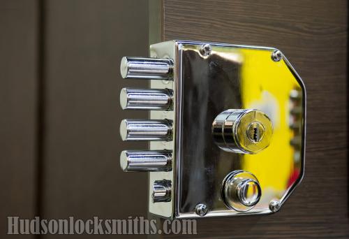 Deadbolt-Hudson-Locksmiths