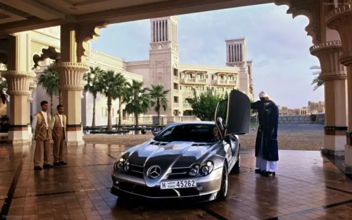 Hire a Luxury Car in Dubai