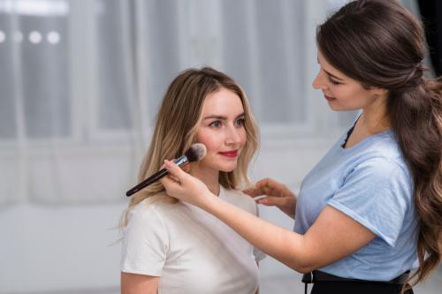 How to Find the Best Makeup Artist for Your Wedding