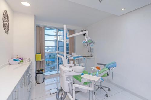 dental clinic in deira dubai orthodontics dental implant dentist in dubai opg cbct lingual braces (2)